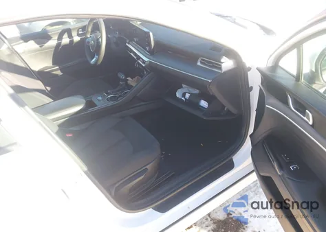 2021 Kia K5 Lxs z USA, uszkodzony, nr VIN 5XXG14J29MG015507